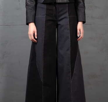 JEAN TRIÁNGULO ANCHO NEGRO